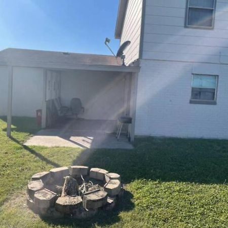 Great Getaway 2 Story Home! Harlingen Tx Exterior foto