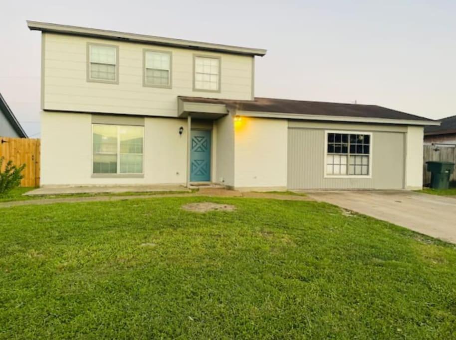 Great Getaway 2 Story Home! Harlingen Tx Exterior foto