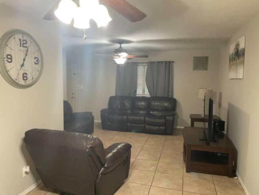 Great Getaway 2 Story Home! Harlingen Tx Exterior foto