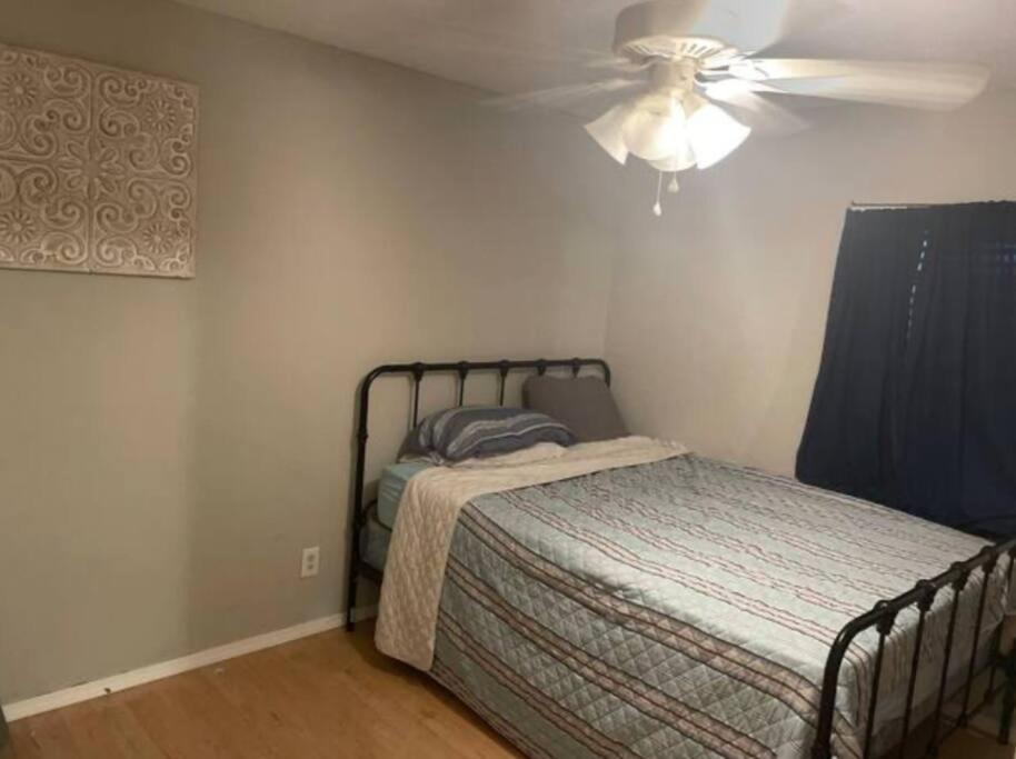 Great Getaway 2 Story Home! Harlingen Tx Exterior foto