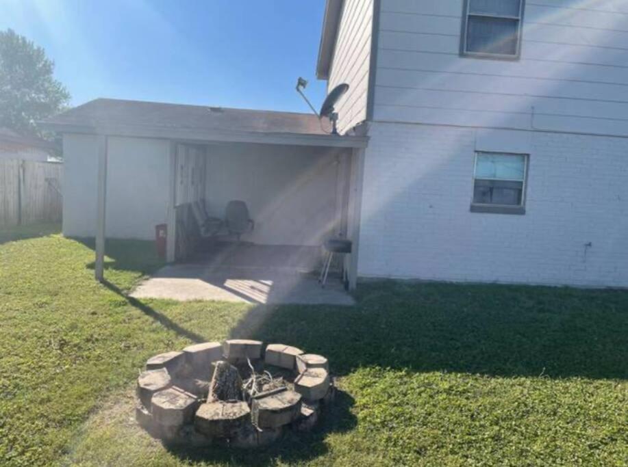 Great Getaway 2 Story Home! Harlingen Tx Exterior foto