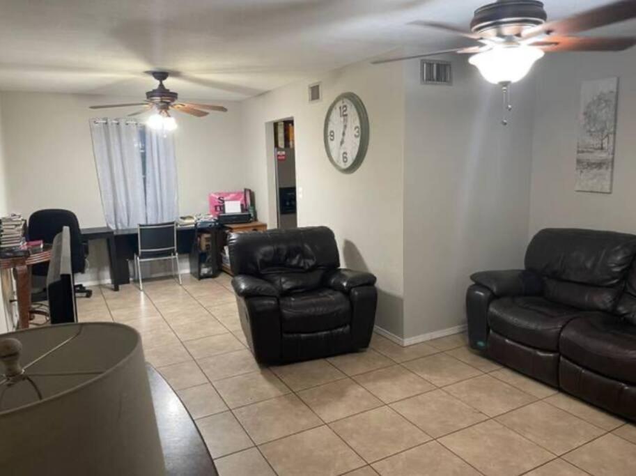 Great Getaway 2 Story Home! Harlingen Tx Exterior foto