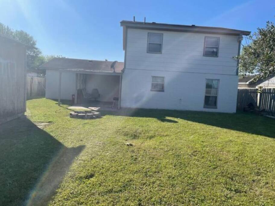 Great Getaway 2 Story Home! Harlingen Tx Exterior foto